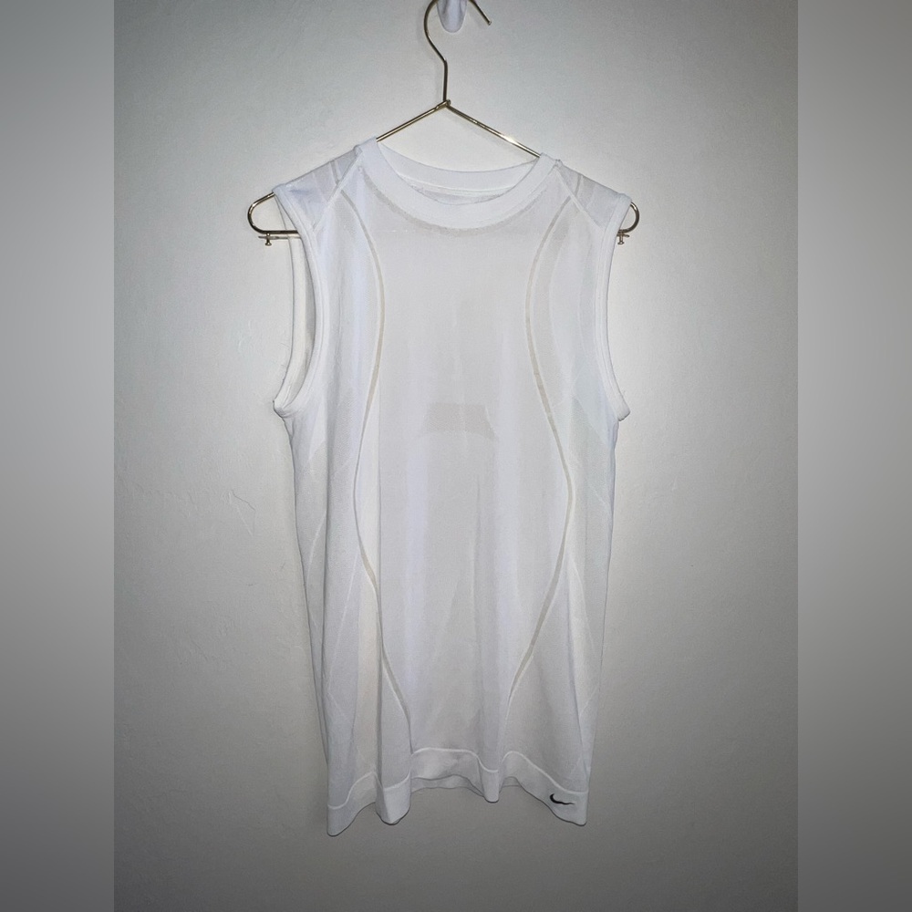 Nike White Performance Sleeveless Gauze Tank large